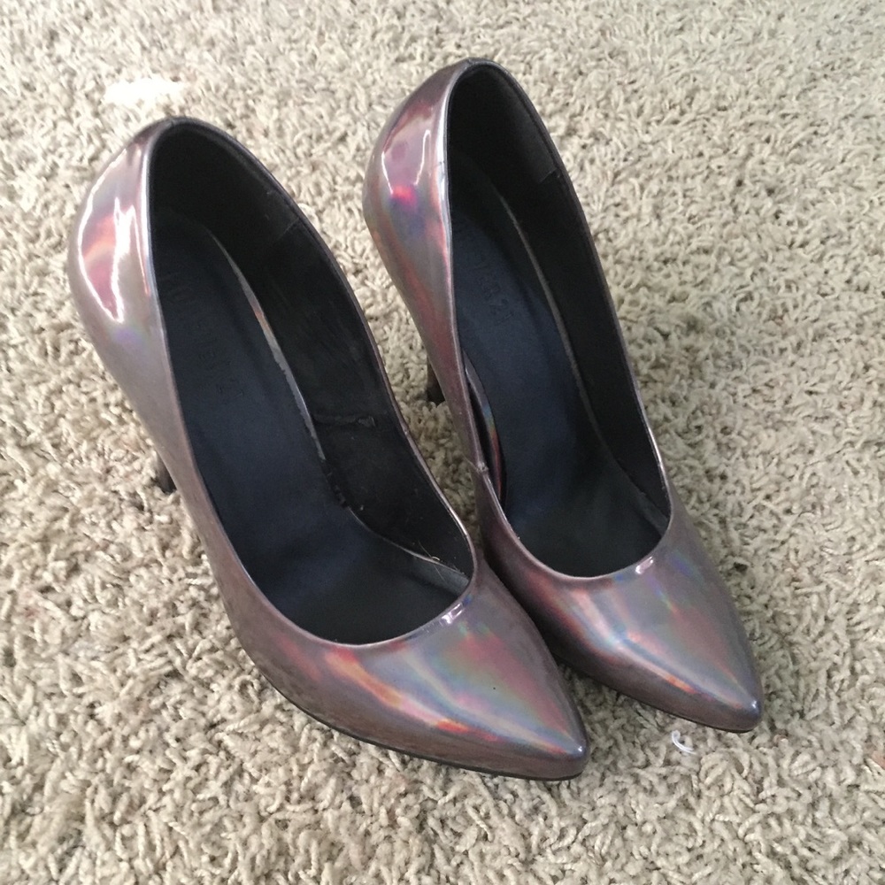 Holographic heels